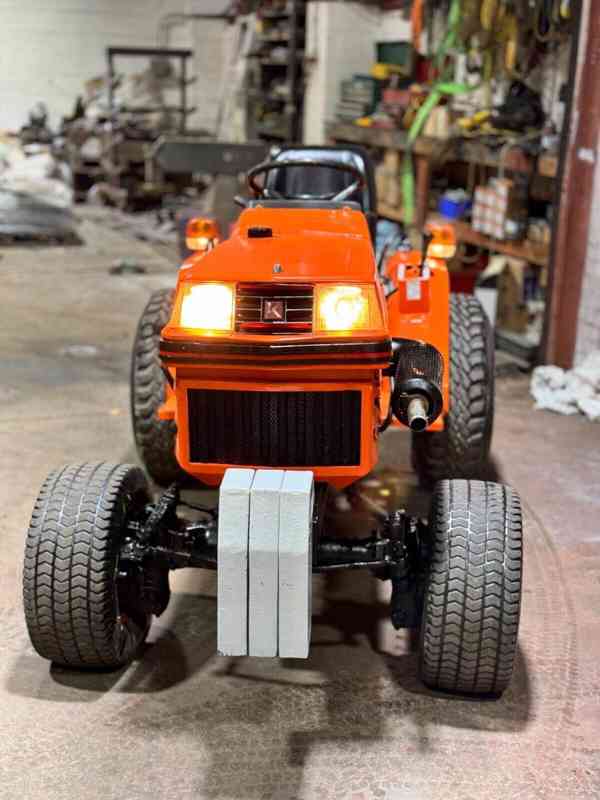 Traktor Kubota B1550 - foto 2