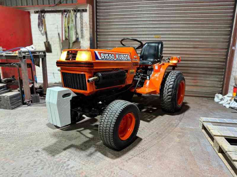Traktor Kubota B1550 - foto 11