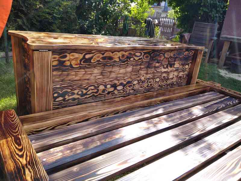 postel dřevěná postel + komoda - foto 6