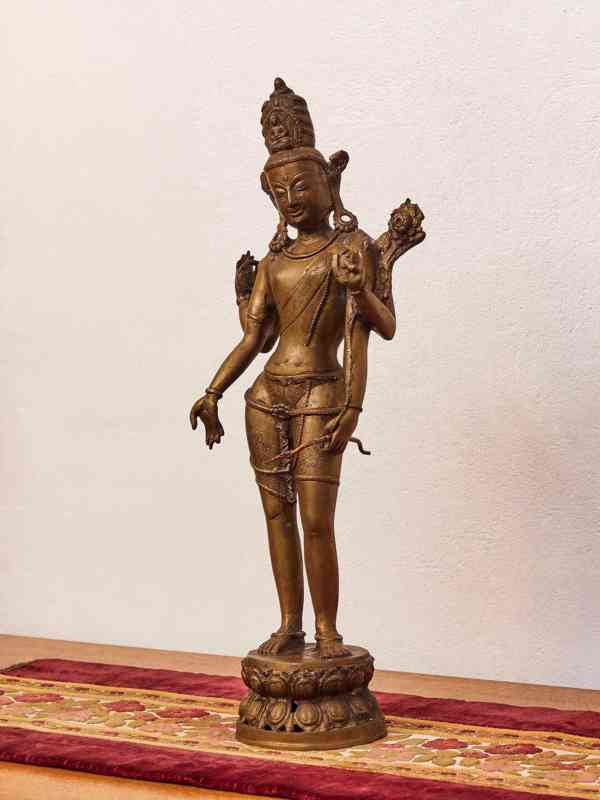 Bronzová socha bodhisattvy Avalókitéšvary (Padmapáni) - foto 2