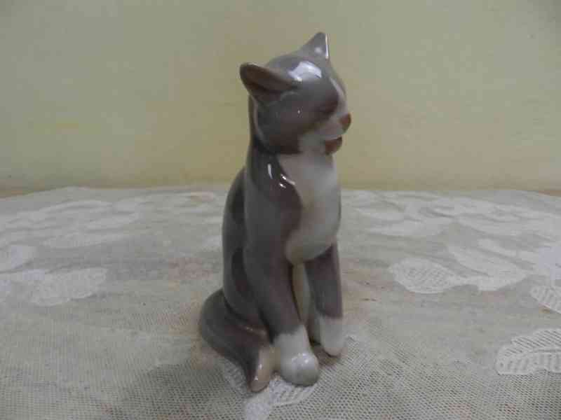 Porcelánová Plastika sedící Kočka větší Kodaň Copenhagen - foto 4