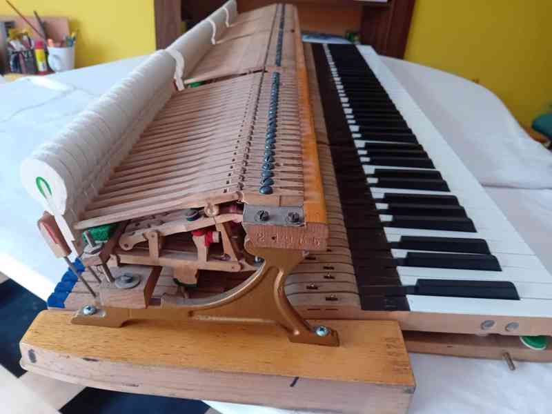 Klavír PETROF model V (160cm) - foto 6