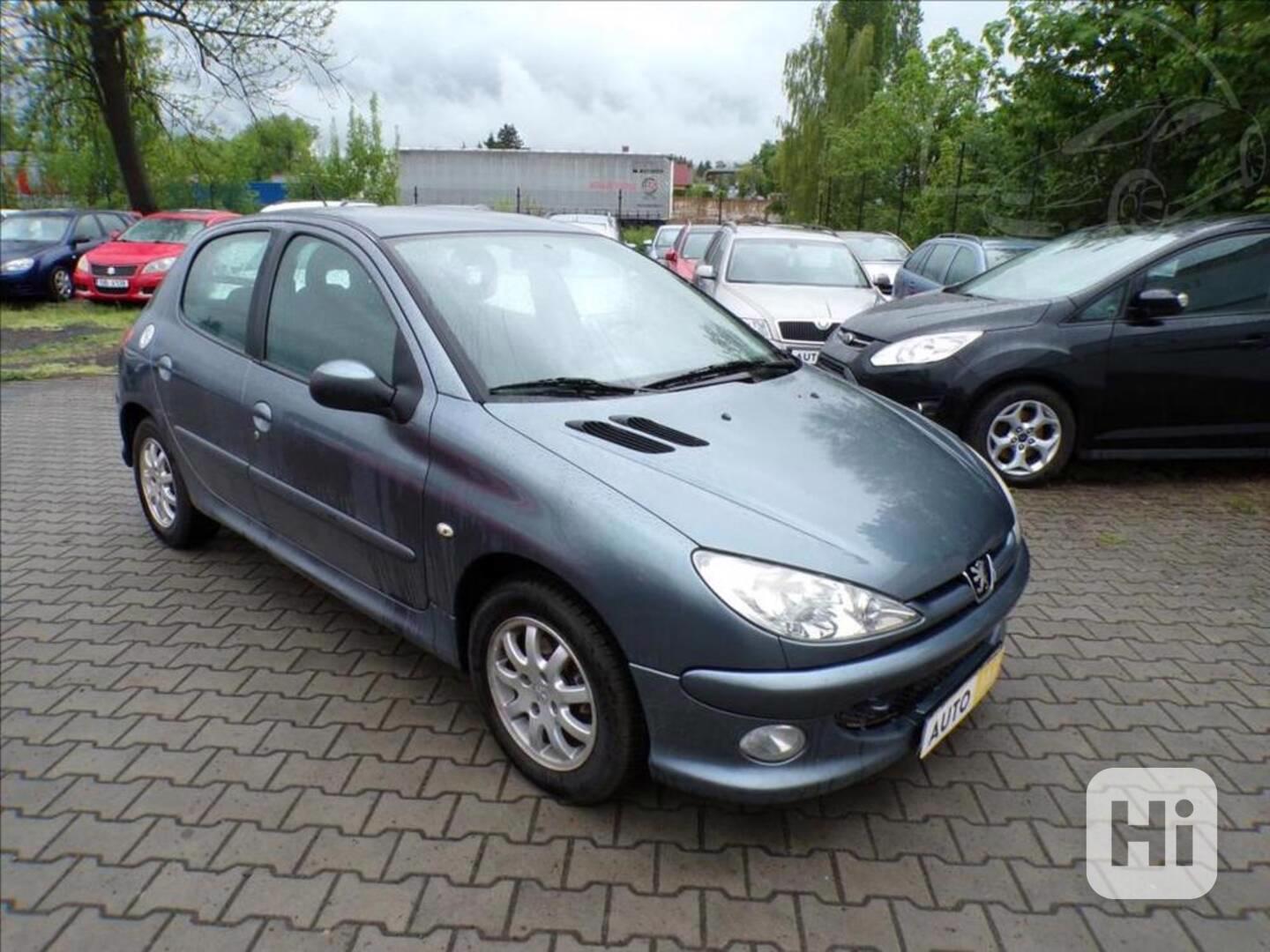Peugeot 206 1,4 i - foto 1