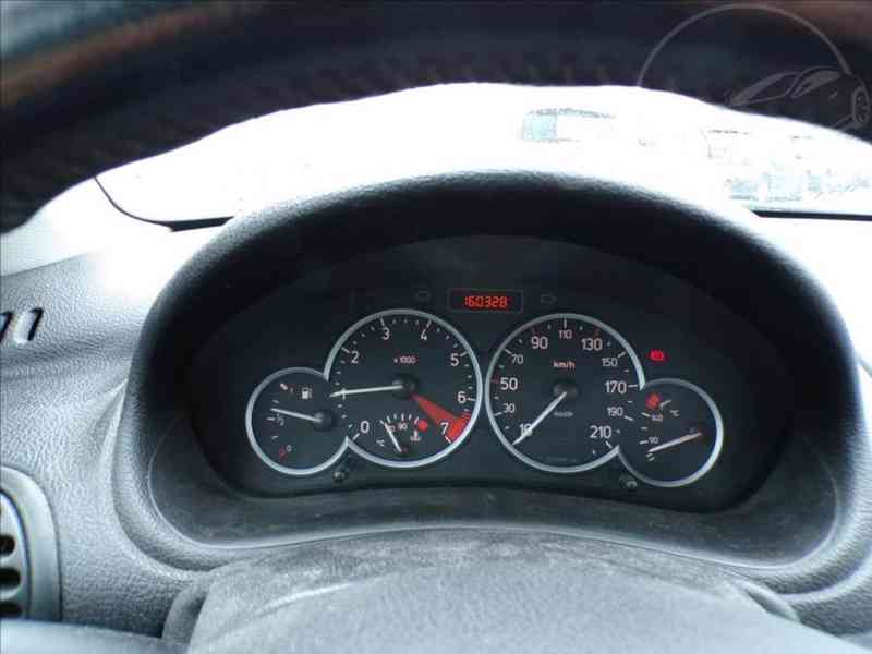 Peugeot 206 1,4 i - foto 6