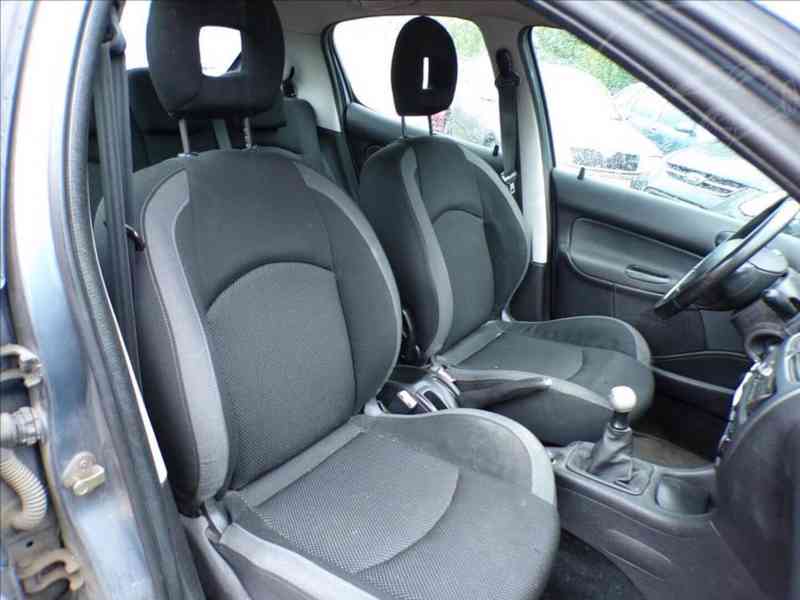 Peugeot 206 1,4 i - foto 12