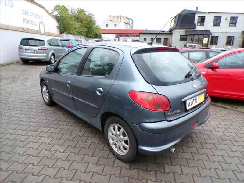 Peugeot 206 1,4 i - foto 3