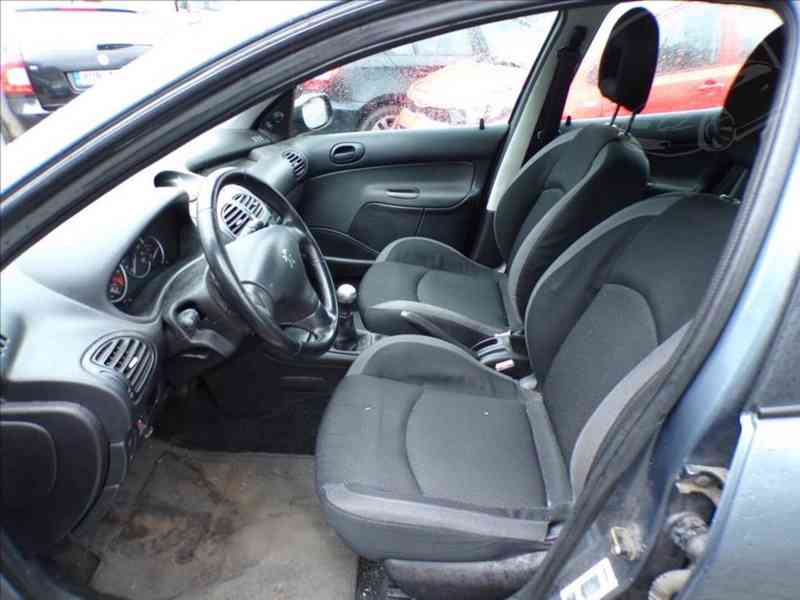 Peugeot 206 1,4 i - foto 7