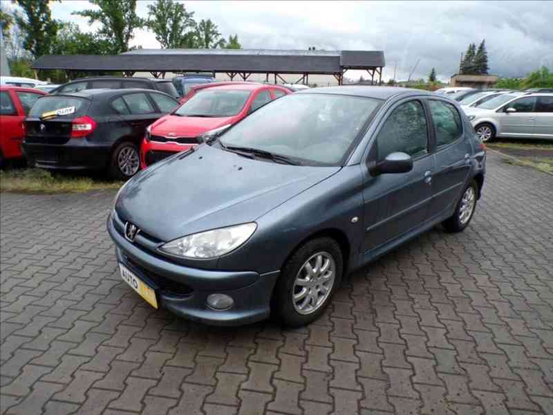 Peugeot 206 1,4 i - foto 2