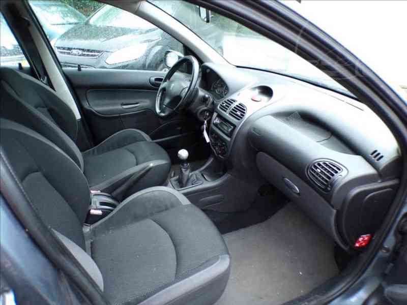 Peugeot 206 1,4 i - foto 11