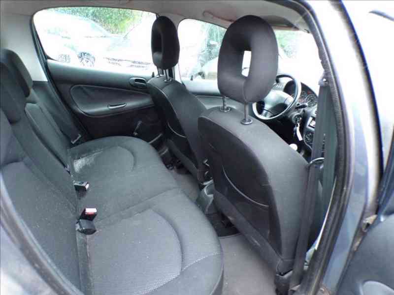 Peugeot 206 1,4 i - foto 10