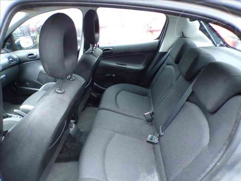 Peugeot 206 1,4 i - foto 8