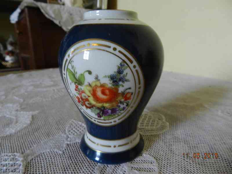 Stará malovaná porcelánová váza - ROYAL AUSTRIA - foto 3
