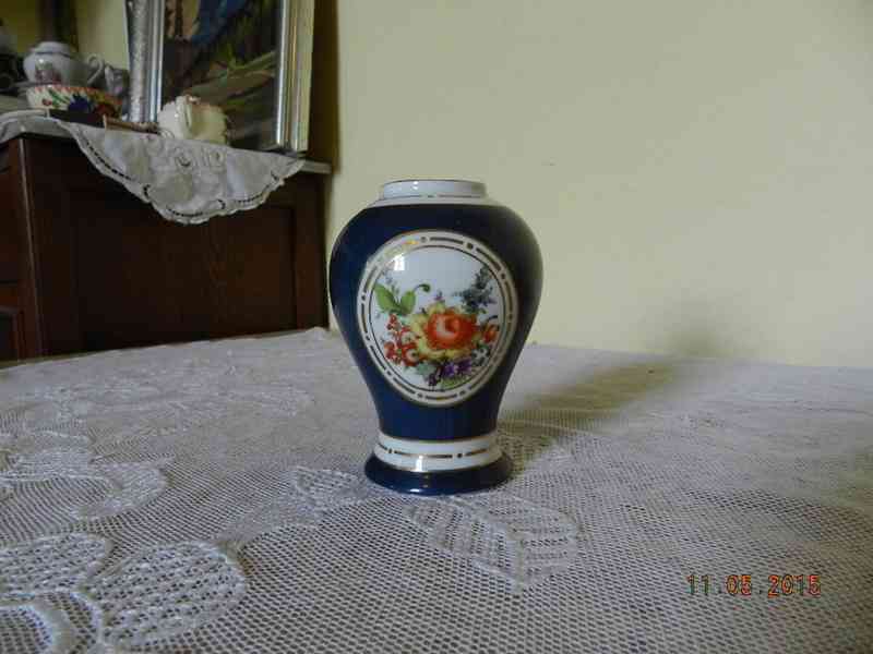 Stará malovaná porcelánová váza - ROYAL AUSTRIA - foto 4