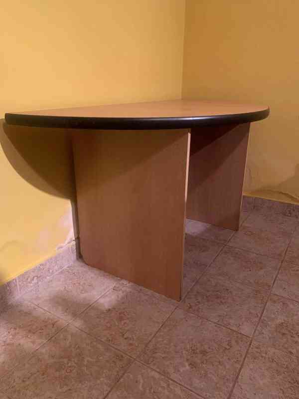 Půlkruhový psací / konferenční stůl – Olomouc - foto 5