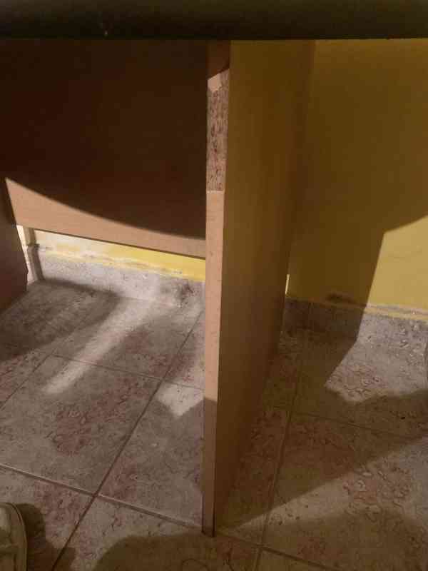 Půlkruhový psací / konferenční stůl – Olomouc - foto 3