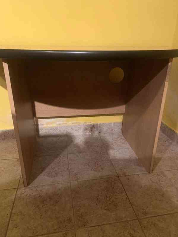 Půlkruhový psací / konferenční stůl – Olomouc - foto 2