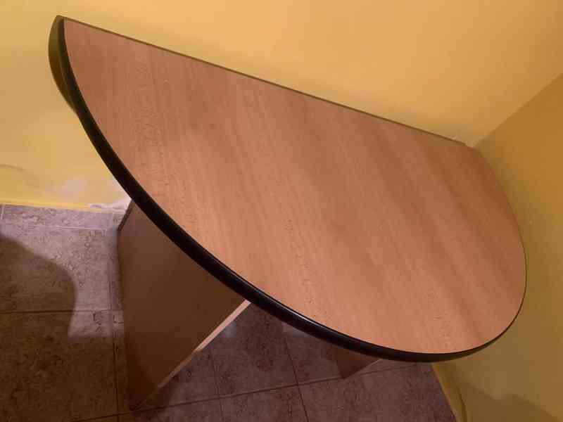 Půlkruhový psací / konferenční stůl – Olomouc - foto 7