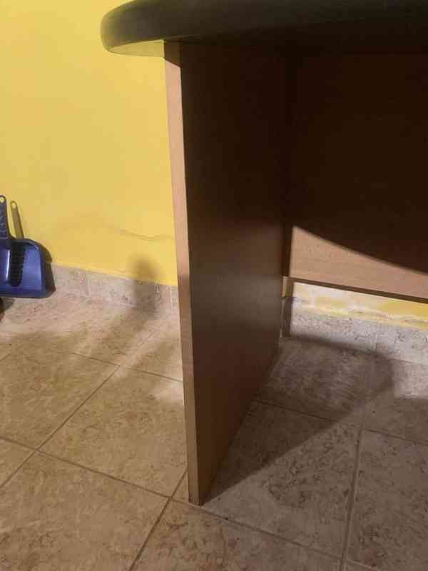 Půlkruhový psací / konferenční stůl – Olomouc - foto 6