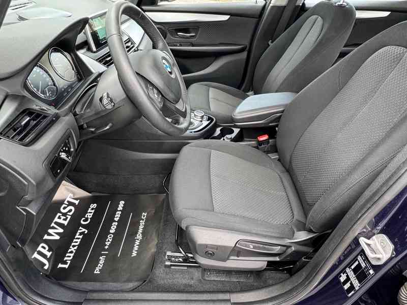 BMW 218d Automat,LED,KeyLess,Navi,Vyhř.Sedačky,El. kufr,zimK - foto 2