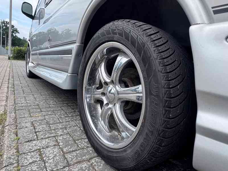 Chevrolet G 20 Van 5.7 Vortec benzín 180kw - foto 18