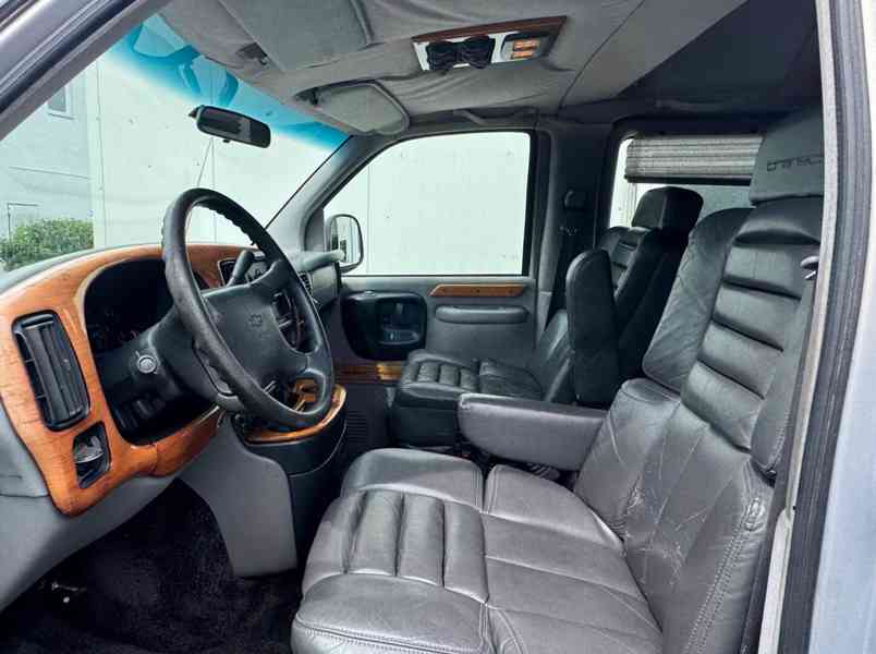 Chevrolet G 20 Van 5.7 Vortec benzín 180kw - foto 11