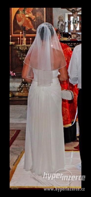 Svatební šaty a závoj / Wedding dress and veil - foto 4
