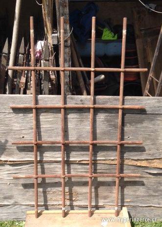 Staré kované ploty-kratší dekorativní kusy - foto 2