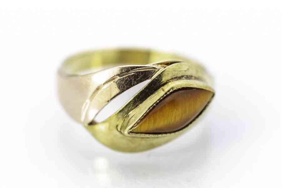 Zlatý prsten s tygřím očkem - foto 1
