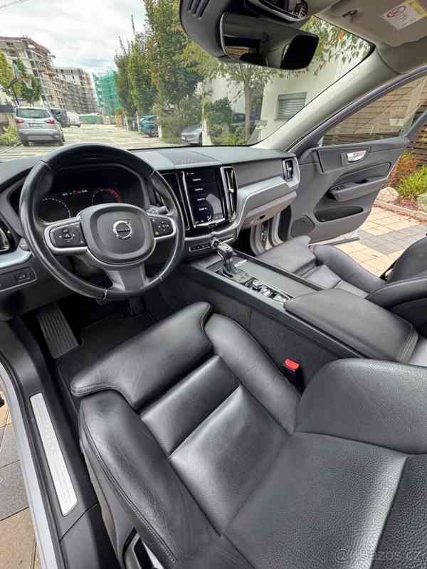 Volvo XC60 2,0   D4 2020 - foto 19