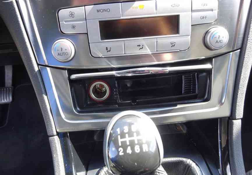 Ford Mondeo 2.2 TDCI Combi r.v.2009 (129 kw) Koupeno v ČR - foto 12