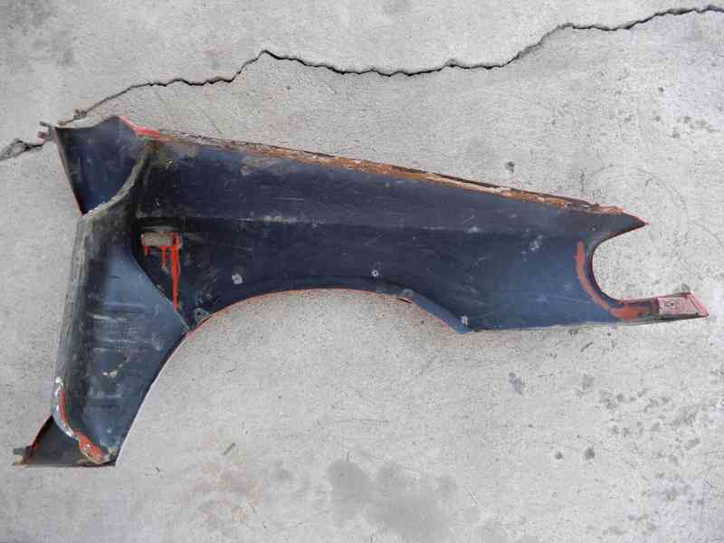 Levý přední blaník Felicia - foto 5