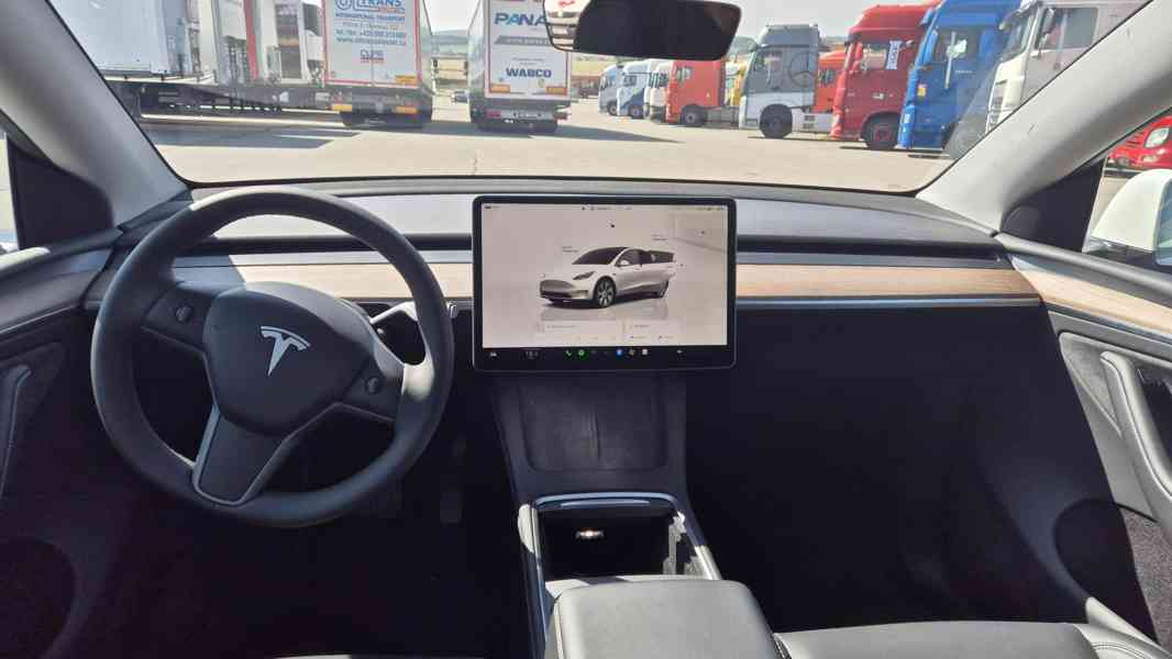 TESLA Model Y RWD Long Range - foto 12