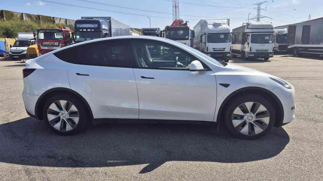 TESLA Model Y RWD Long Range - foto 3