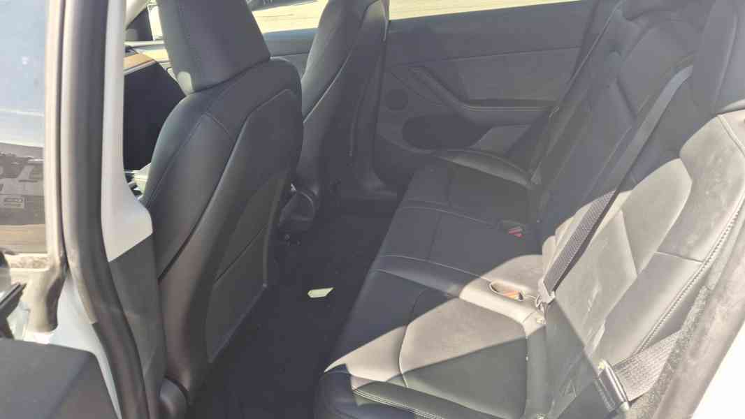 TESLA Model Y RWD Long Range - foto 11