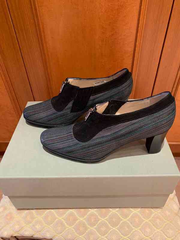 Nové dámské krásné celokožené jarní střevíce - foto 4