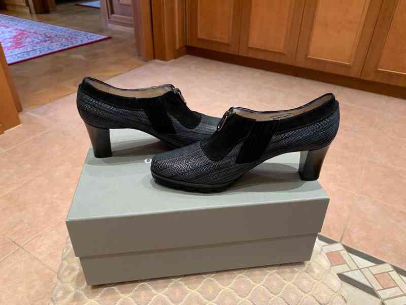 Nové dámské krásné celokožené jarní střevíce - foto 5