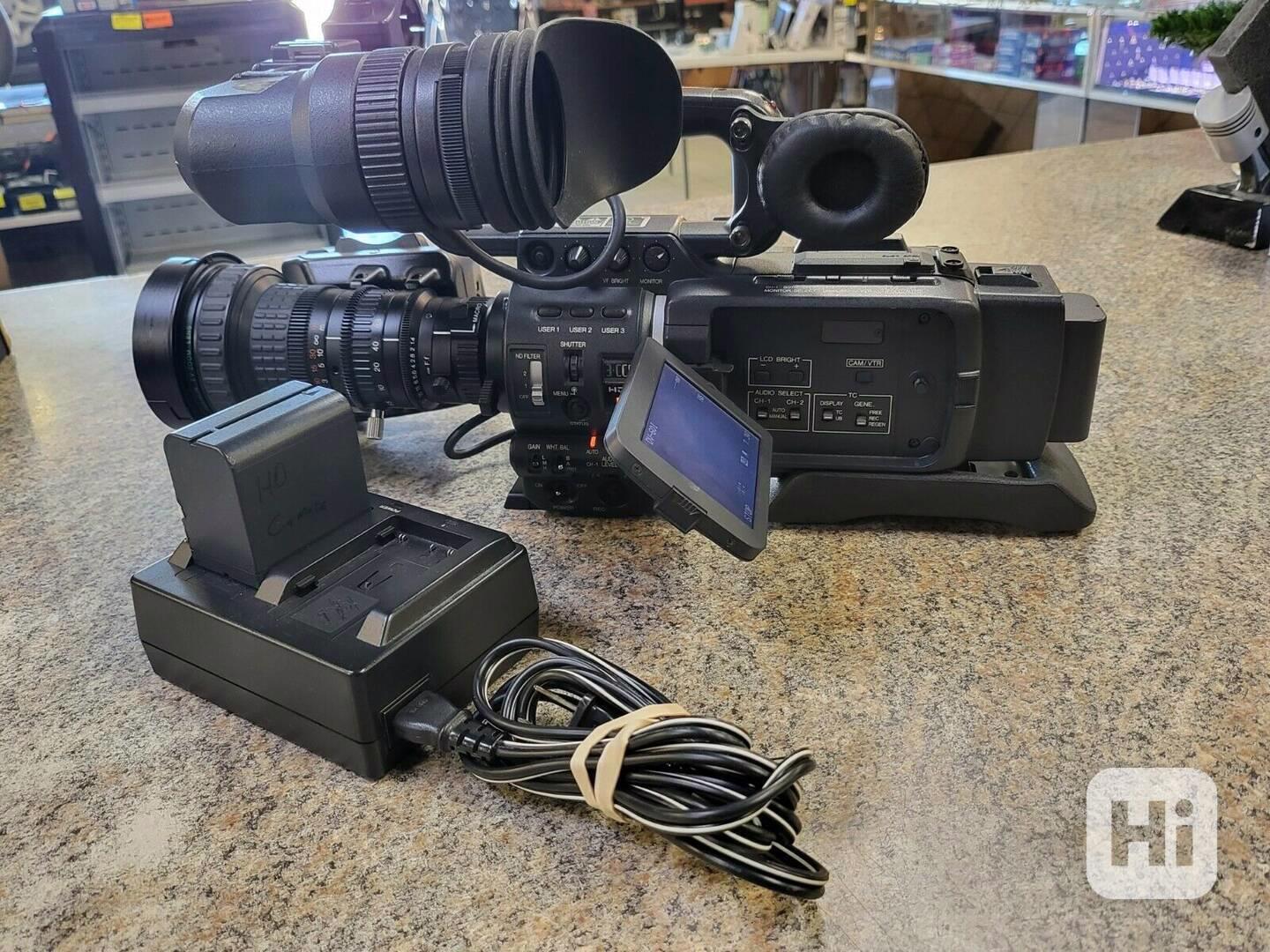 Profesionální videokamera JVC GY-HD110U HD 3-CCD MiniDV s ob - foto 1
