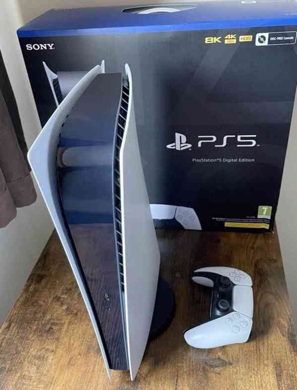 PlayStation 5 se 2 ovladači a několika hrami – výborný stav. - foto 2