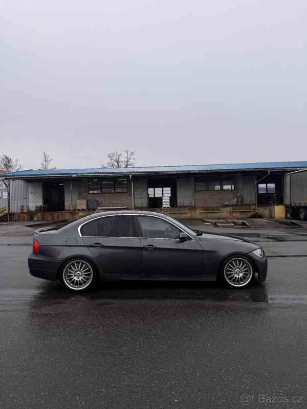 BMW Řada 3 3,0   e90 330i - foto 5