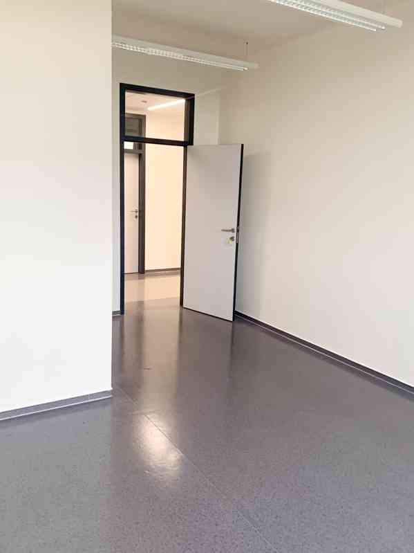 Pronájem nadstandardní kanceláře 18,2 m2 Brno, ul.Pražákova - foto 3