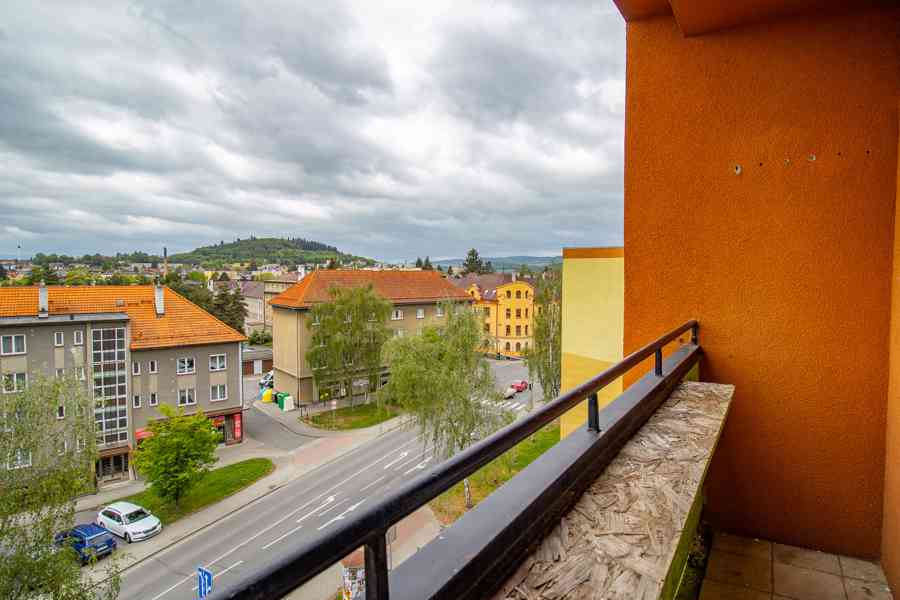 Prodej nízkonákladového bytu 3+1 s lodžií v Klatovech - foto 9