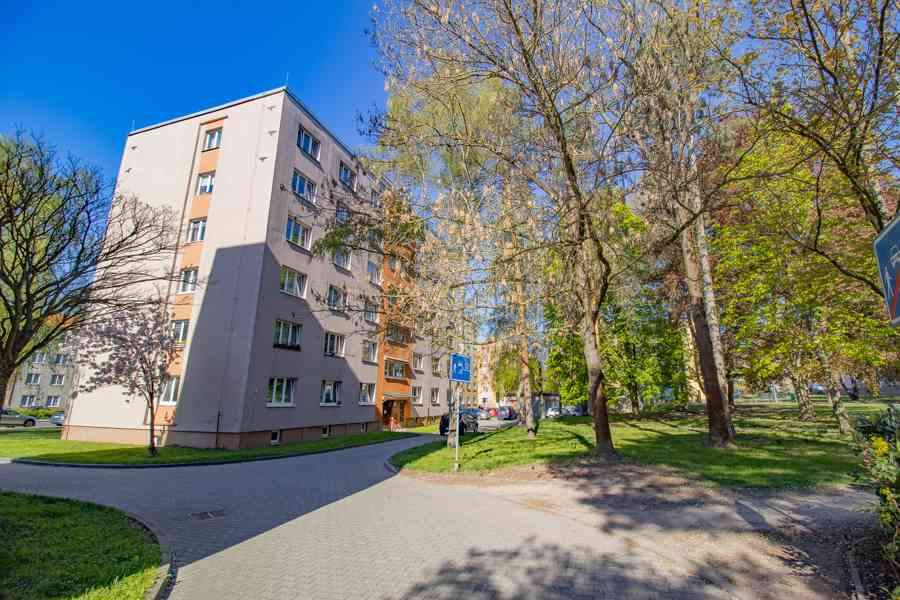 Prodej nízkonákladového bytu 3+1 s lodžií v Klatovech - foto 21