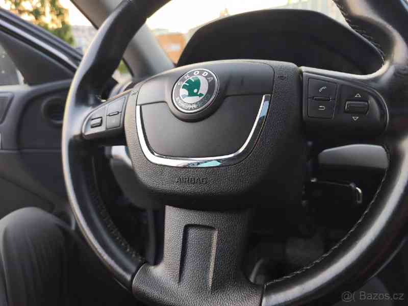 Škoda Octavia 2,0   2 fl 2013 - foto 20