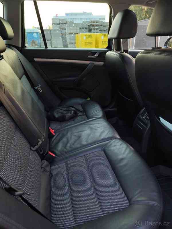 Škoda Octavia 2,0   2 fl 2013 - foto 19