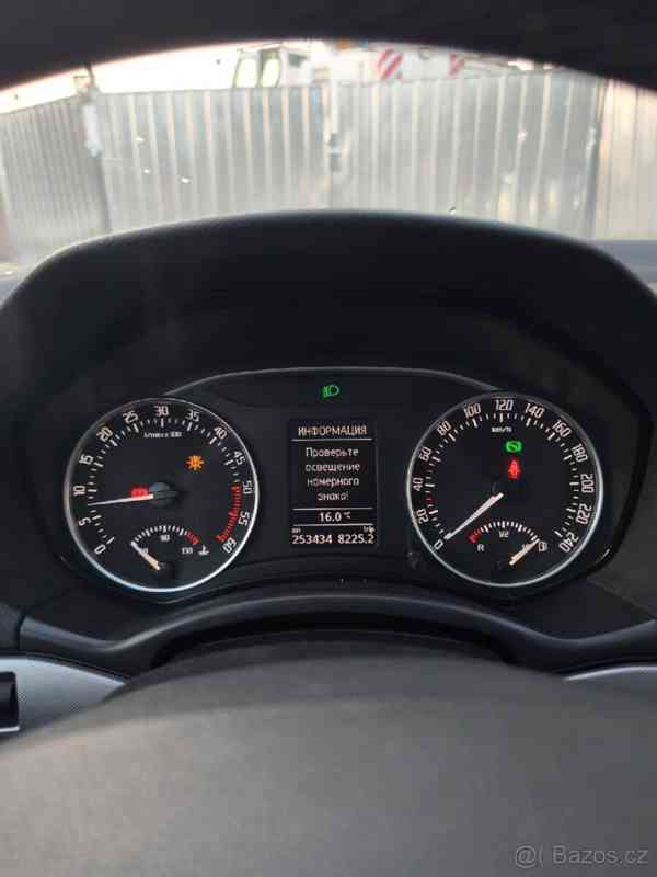 Škoda Octavia 2,0   2 fl 2013 - foto 18