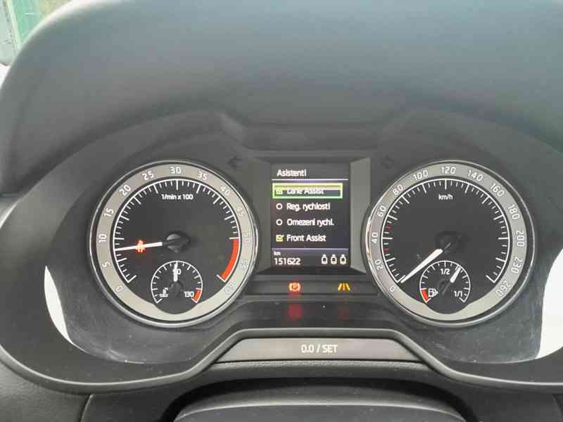 ŠKODA Octavia Combi Style 2,0 TDI 110 kW DSG - foto 22