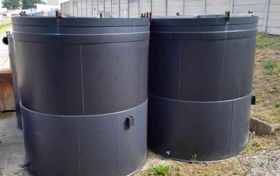 Plastová nádrž PE 3000x3370 - 23,82m3  - foto 3