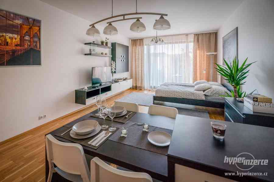 Pronajem bytu 1+ Kk Rezidence Korunní - foto 7