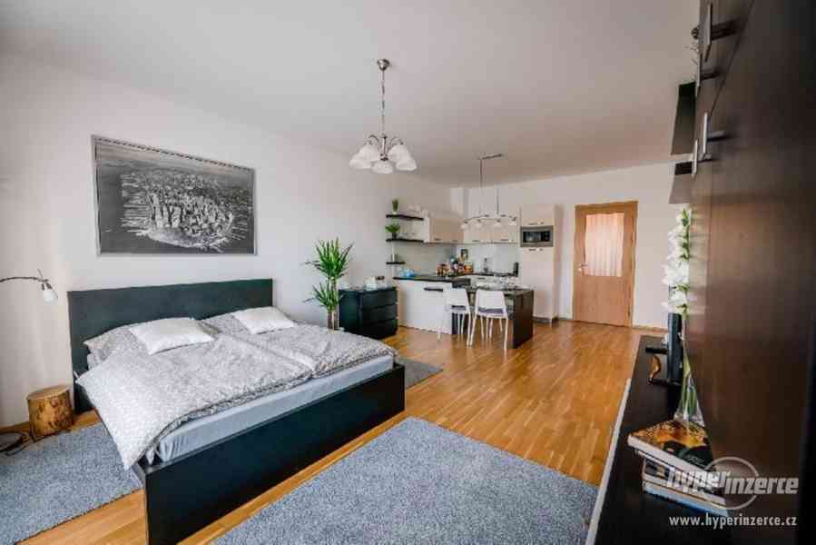 Pronajem bytu 1+ Kk Rezidence Korunní - foto 9