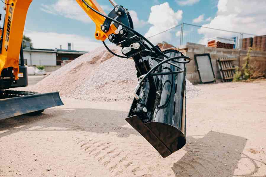 Minibagr české značky GORILA G-12SE I PRO Kubota - foto 9